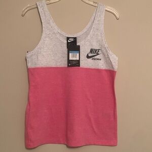 Women’s Nike workout top size M